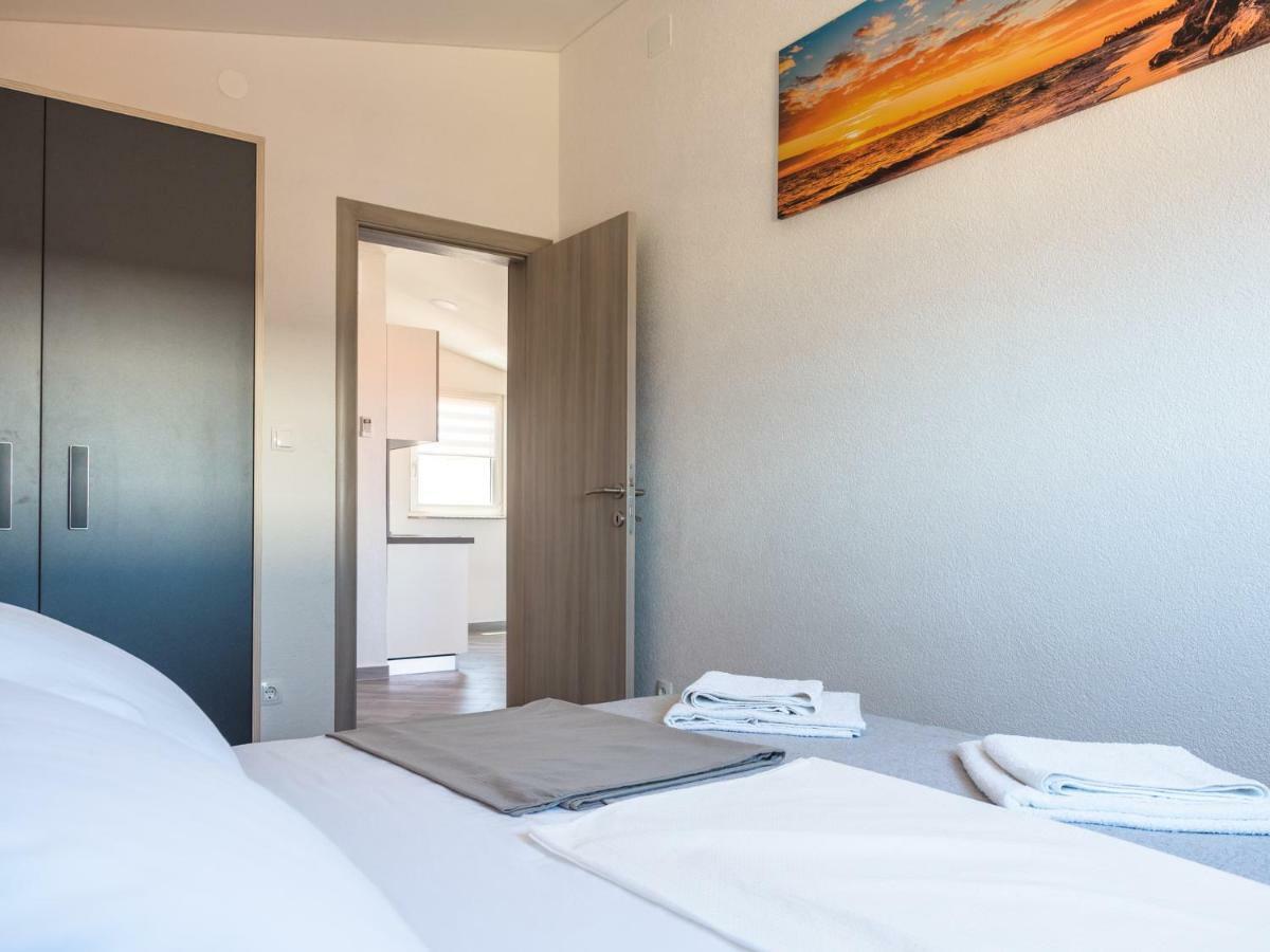 Apartment ˝Soleil˝ Вир Екстер'єр фото
