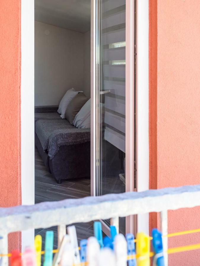 Apartment ˝Soleil˝ Вир Екстер'єр фото