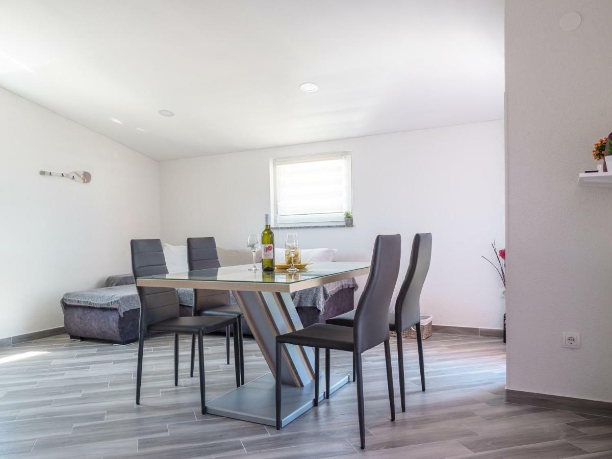 Apartment ˝Soleil˝ Вир Екстер'єр фото