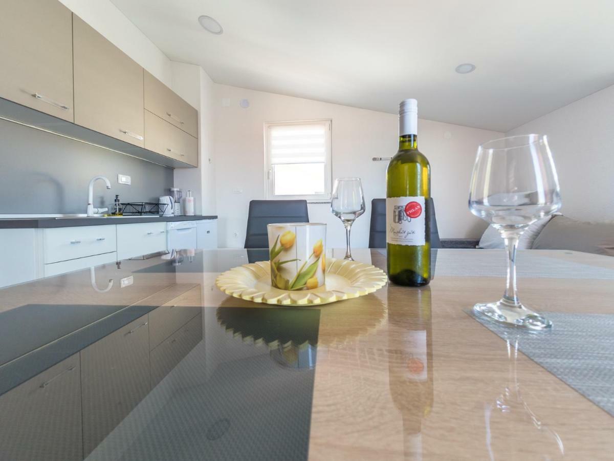 Apartment ˝Soleil˝ Вир Екстер'єр фото