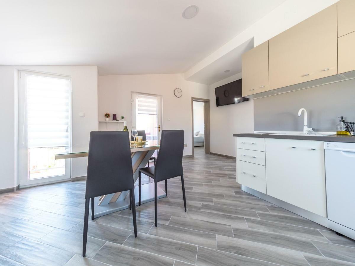 Apartment ˝Soleil˝ Вир Екстер'єр фото